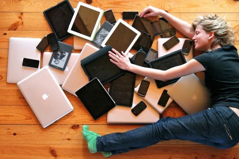 Revealing the Fundamental Function of Devices in Contemporary Life